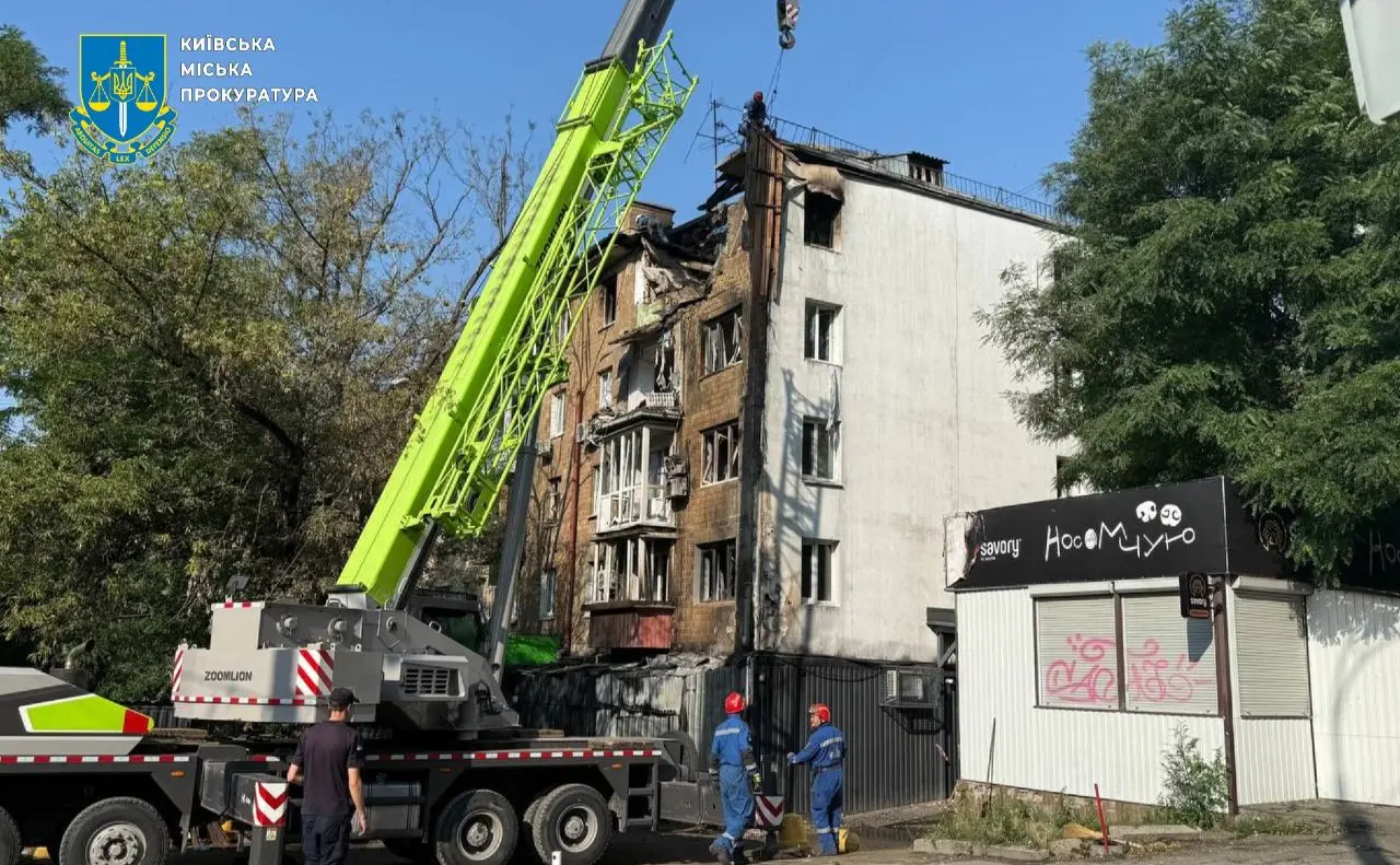 Прокуратура розпочала розслідування військового злочину після нічної атаки на Київ