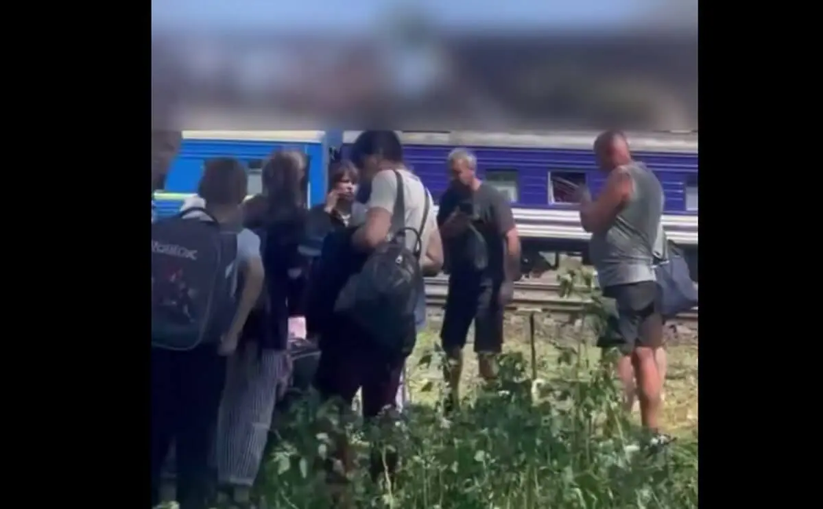 Ракетний удар по Дніпру: в Укрзалізниці підтвердили пошкодження поїзда Одеса — Запоріжжя