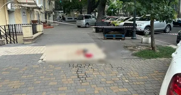 У центрі Одеси невідомий стріляв у 25-річного хлопця