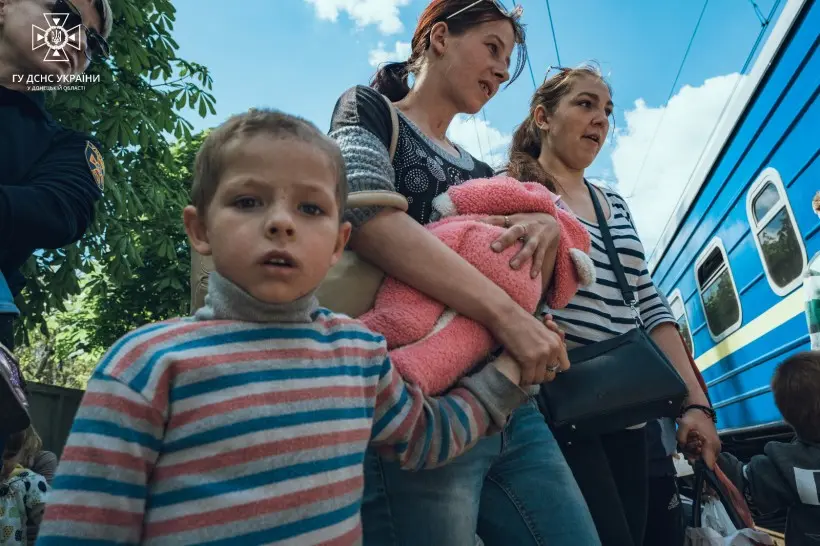 В Донецкой области расширили зону обязательной эвакуации, планируют вывезти 1150 детей