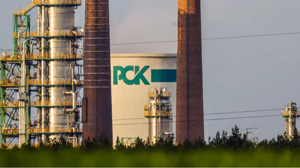 Німеччина продовжила контроль над активами "Роснефти" до березня