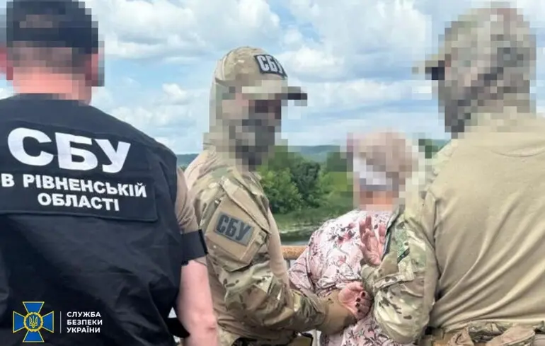 Впала у око. Російська розвідка завербувала жінку, яка дописувала антиукраїнські коментарі у соцмережах