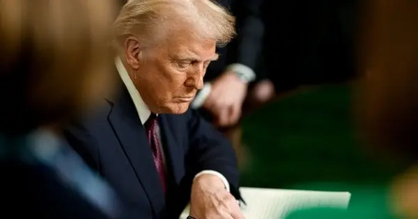 Дональд Трамп вперше передасть Україні зброю напряму з американських складів, – Reuters