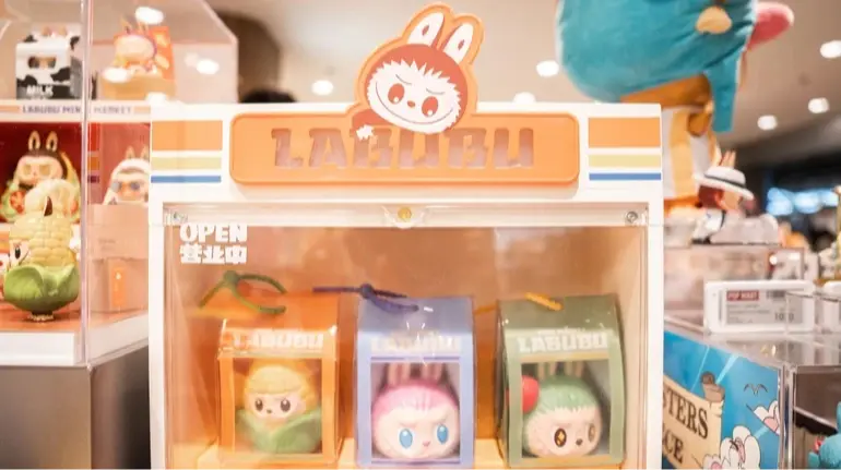 Виробник Labubu планує продати більше іграшок за кордоном, ніж у Китаї