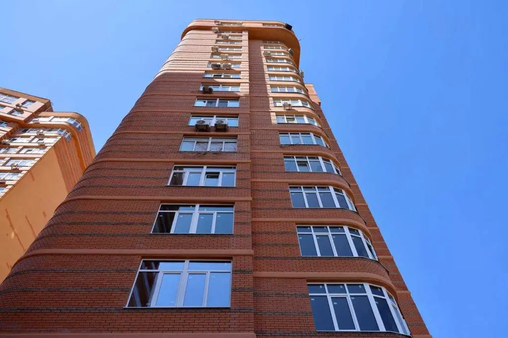 В Одесі відновили багатоповерхівку, пошкоджену російським ударом у грудні 2023 року