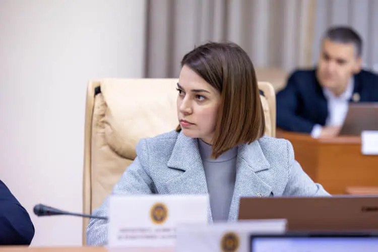 У Молдові міністерка перепросила перед делегацією України через інцидент з прапором РФ