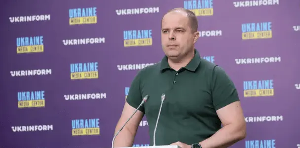 Батько заступника генпрокурора розповів, скільки грошей вивіз за кордон: деталі історії