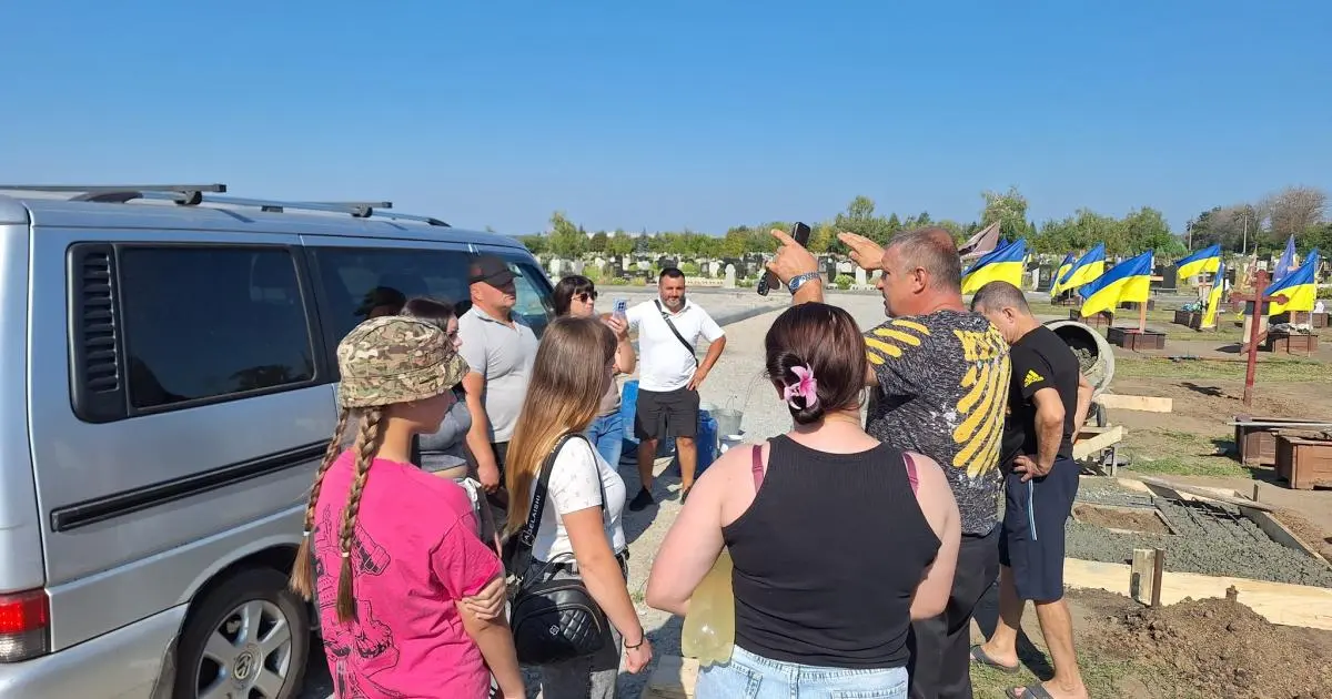 У Лозовій виник конфлікт через надгробки для загиблих військових