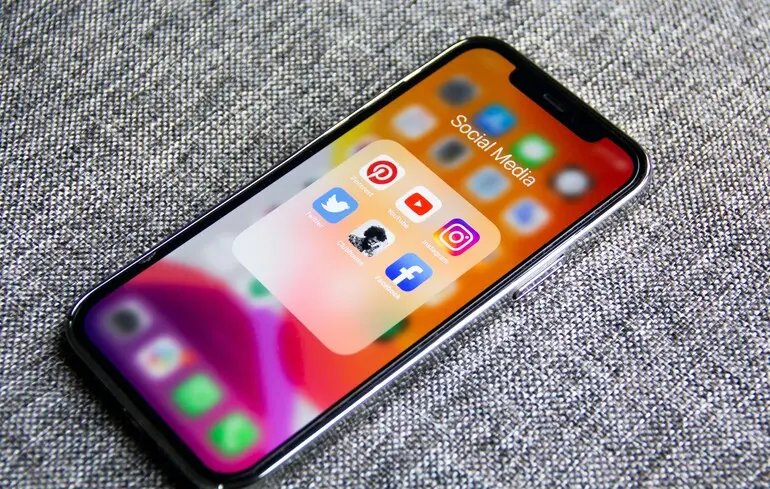 YouTube заблокував в Україні канали осіб із санкційного списку РНБО