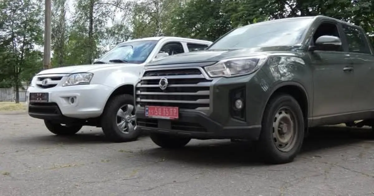 Громади на Харківщині передала військовим автівки