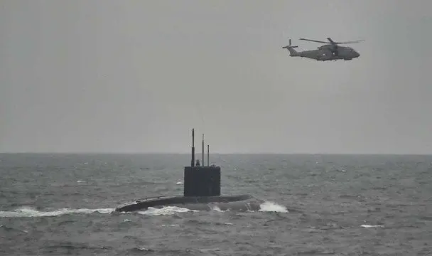 Велика Британія терміново відправляє корабель для стеження за ударним підводним човном Путіна