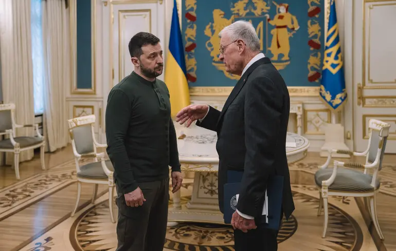 ОП: Зеленський запропонував Келлогу поїхати на фронт