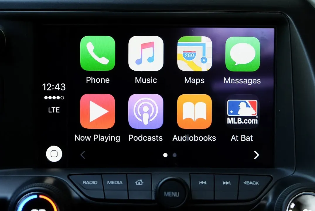 Apple дозволить відтворювати відео в CarPlay з iOS 26