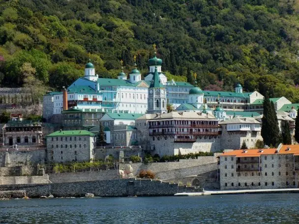 Найбільша православна святиня опинилася в епіцентрі землетрусу