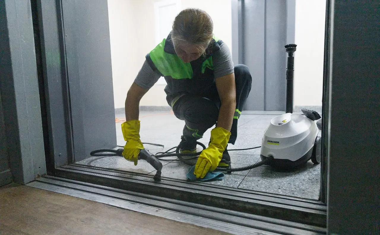 У двох районах Києва спеціальні бригади миють будинки, — Пантелеєв