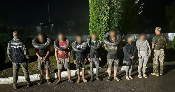 Поліція затримала мешканок Закарпаття під час переправлення за кордон п’ятьох ухилянтів