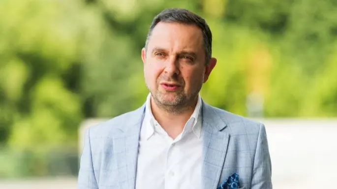 Гутцайт – про конфлікт Сартинського та Захарової: Вона мстить усім, хто йже проти неї