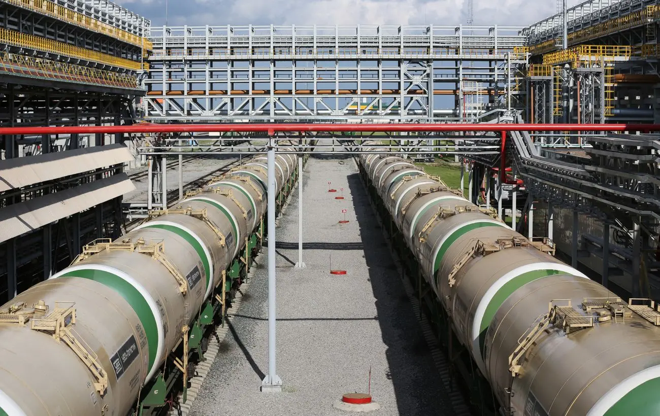 Тарифи Трампа можуть ускладнити продаж російської нафти в Китай, Індію і Туреччину, - Reuters
