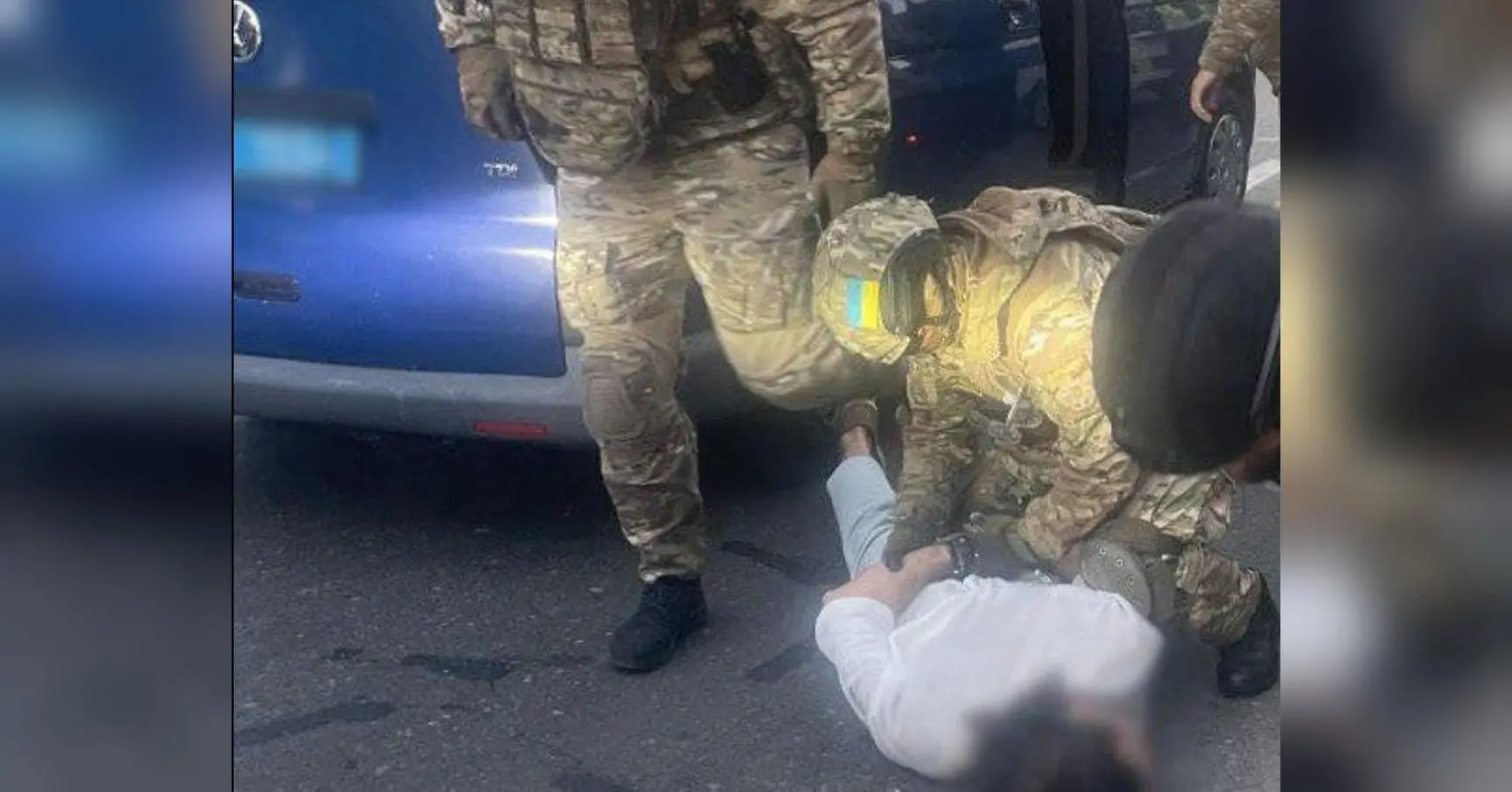 Вдень — б’є, вночі — спить: в Києві суд відпустив водія «Мерседеса», що проломив череп велосипедисту за зауваження про паркування на велосмузі