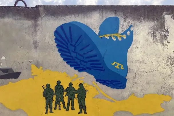 "Бояться добрих дронів": у тимчасово окупованому Криму підняли в повітря гелікоптери