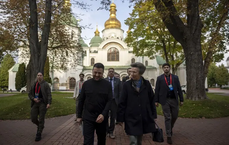 Принцеса Анна таємно відвідала Україну