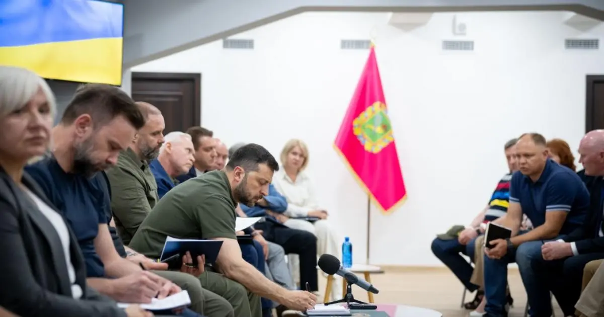 Страхування та зменшення податків. Що пообіцяв Зеленський підприємцям у Харкові?
