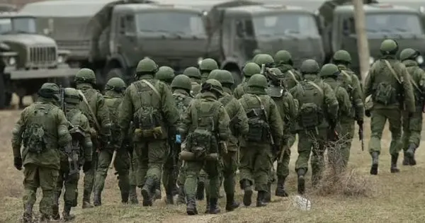 Путін дозволив служити в російській армії людям з окупованих територій України
