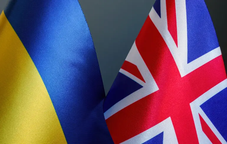 Зеленський у Лондоні зустрівся з британським королем