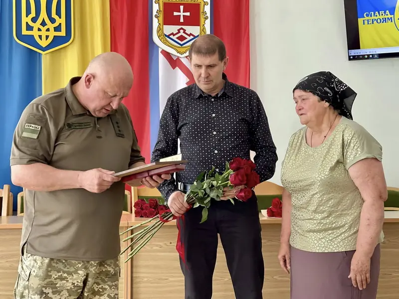Родині загиблого воїна із Вінниччини Юрія Тихого  вручили орден «За мужність»