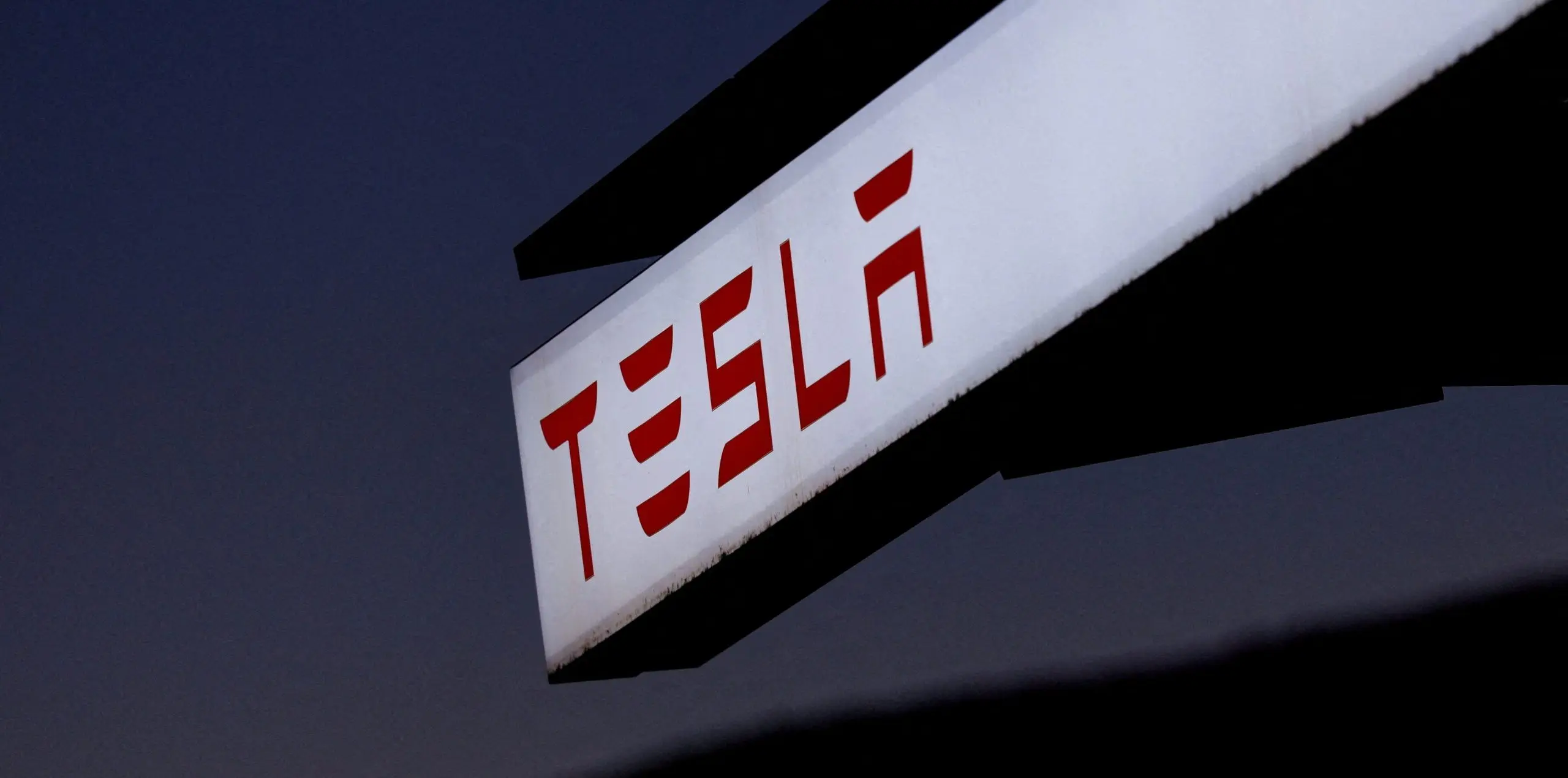 Tesla судиться з колишнім інженером Optimus через крадіжку технологій
