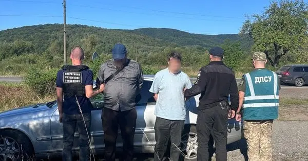 Священник УПЦ МП на Закарпатті намагався провезти через кордон захованого під рясами ухилянта