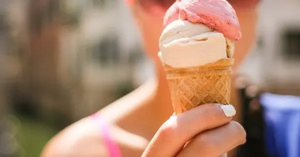 Алкоголь, спеції і навіть морозиво: від яких продуктів варто відмовитися в спеку