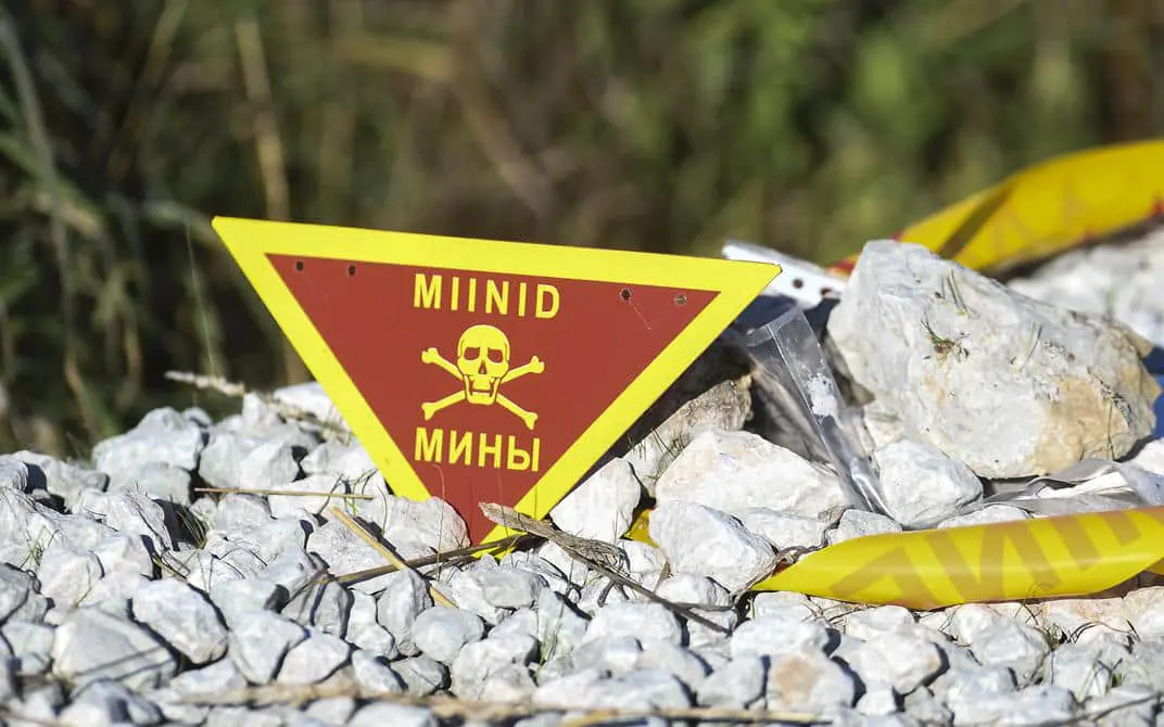 Естонія та Литва сповістили ООН про вихід з конвенції про заборону протипіхотних мін
