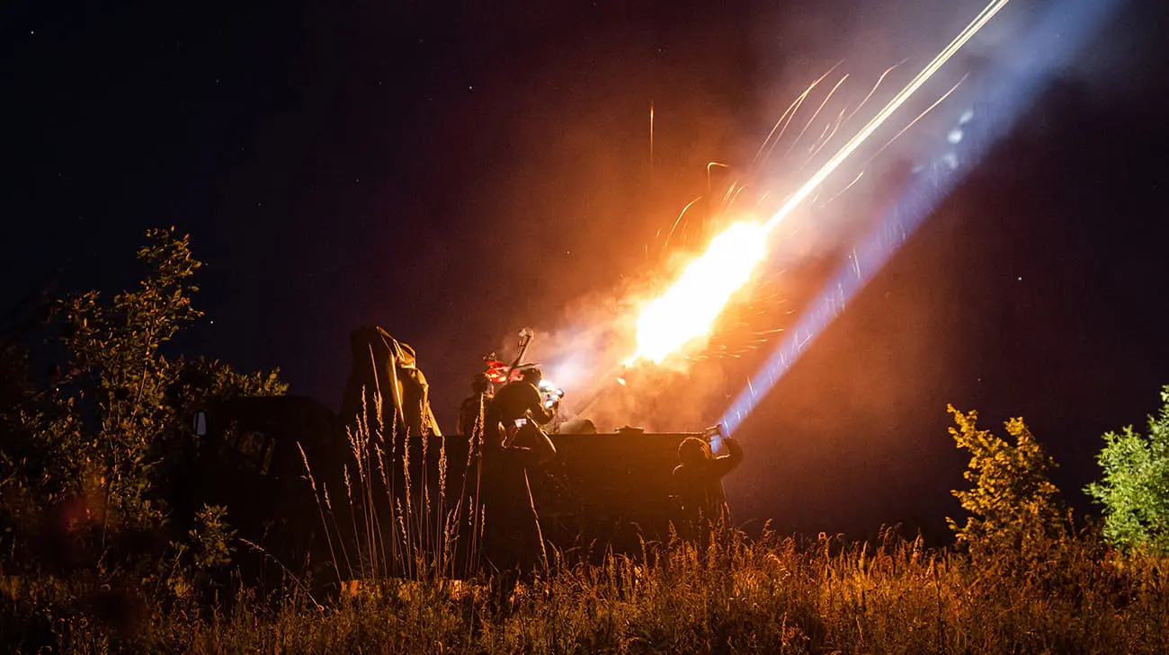 По всій Україні оголошено тривогу через загрозу російських БпЛА: працює ППО