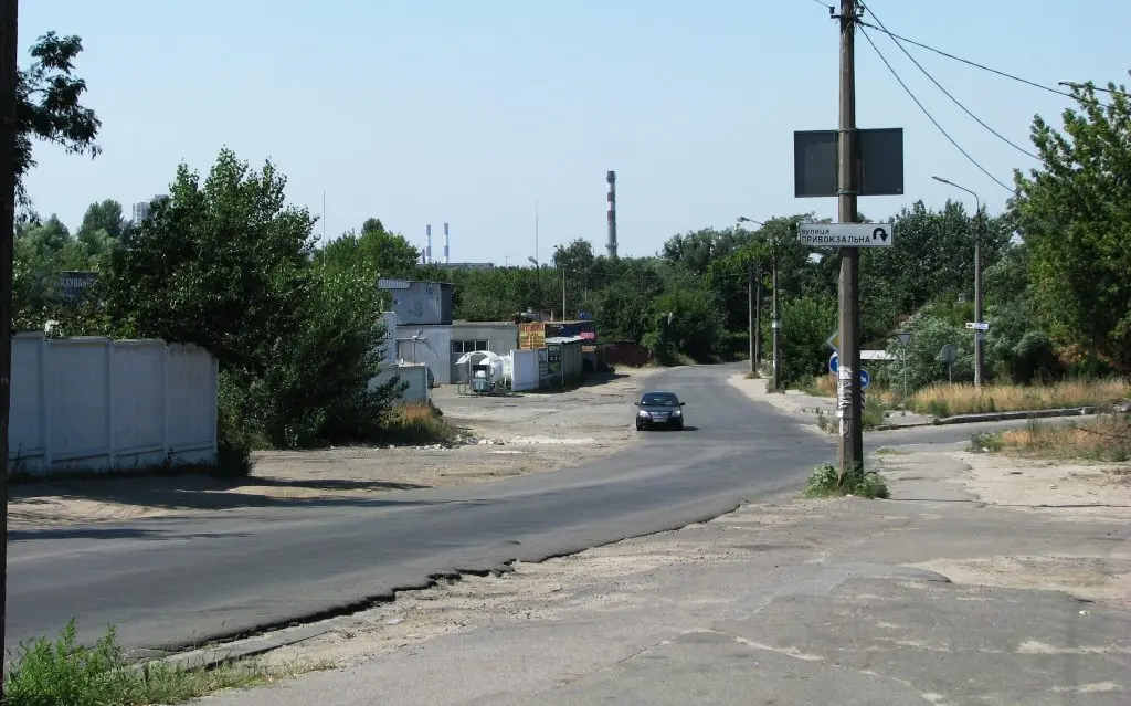 У Києві 5 вересня обмежать рух транспорту на вул. Тепловозній (схема)