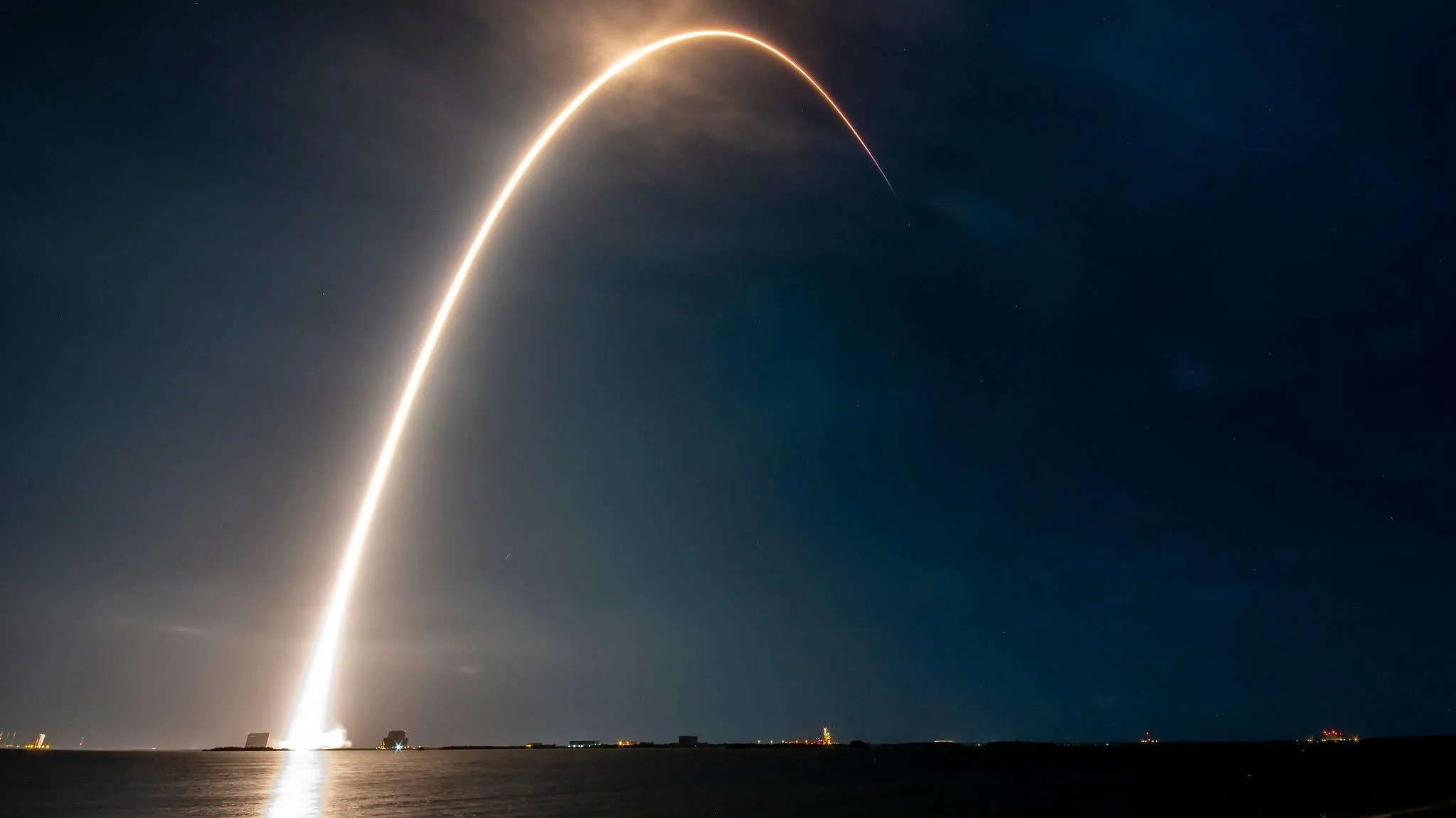 SpaceX подала заявку на запуск 120 ракет на рік
