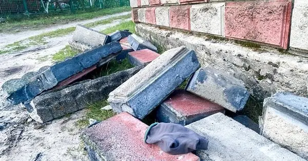 На Рівненщині бетонний паркан обвалився на 4-річного хлопчика, той загинув