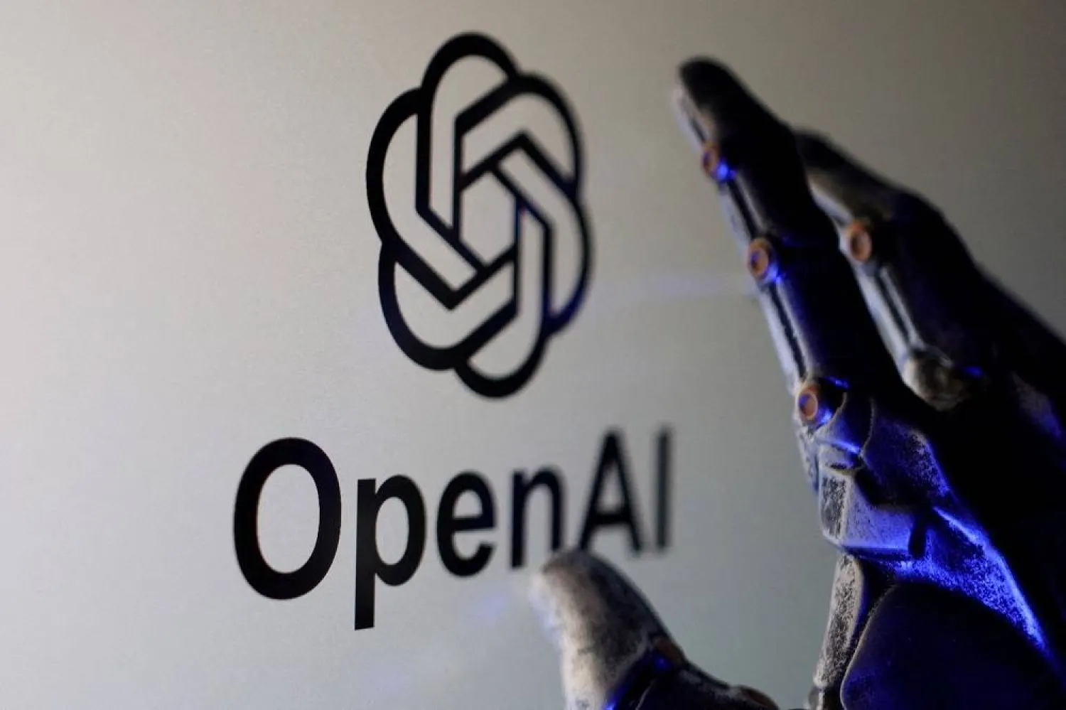 Президент OpenAI заявив що кожна людина повинна мати власне обладання для ШІ