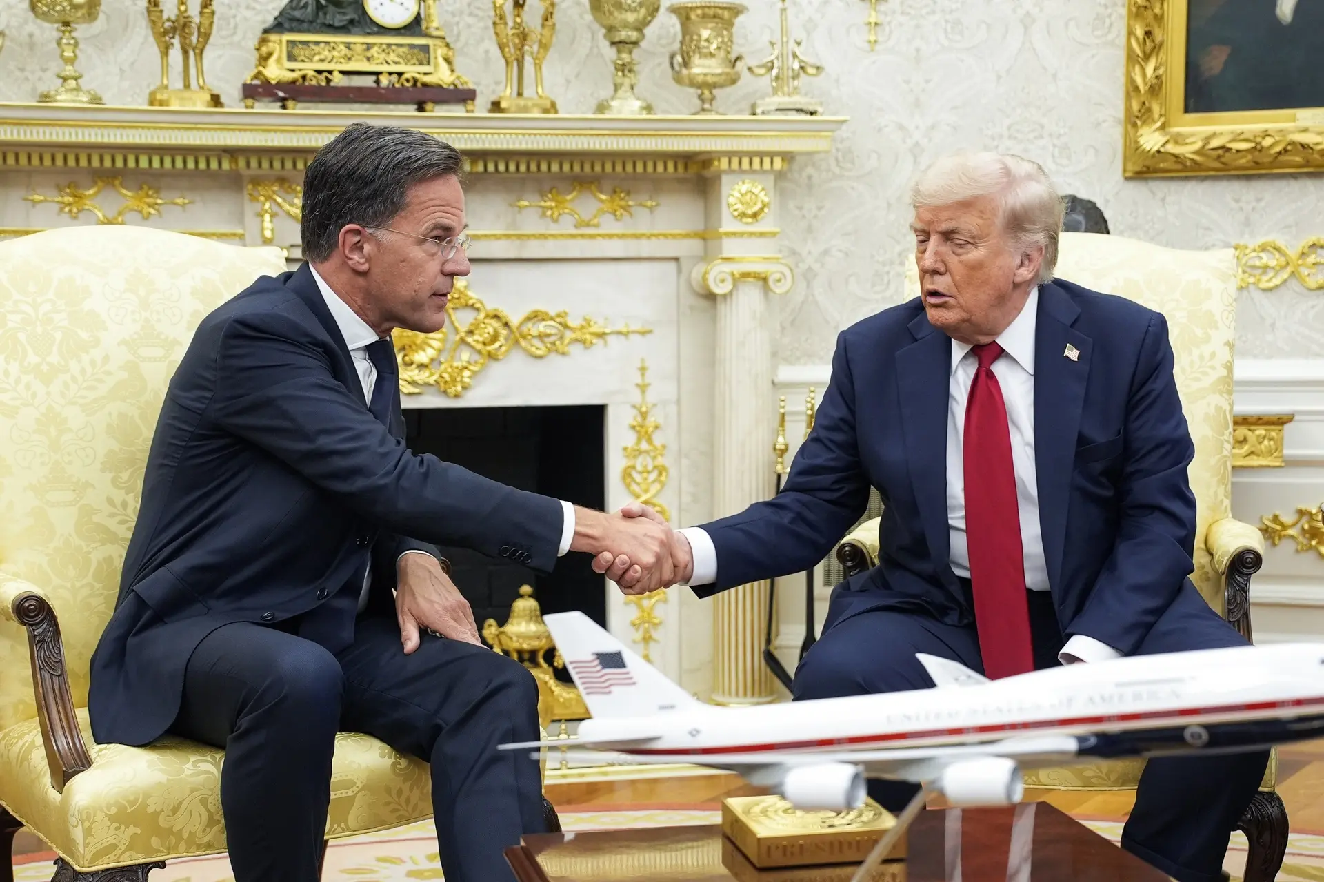 Новый эпизод сериала. Что означают "антипутинские" шаги Трампа – и будет ли оружие от США