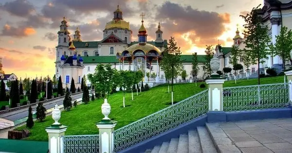 Незаконна реєстрація релігійних споруд на Тернопільщині: посадовцю