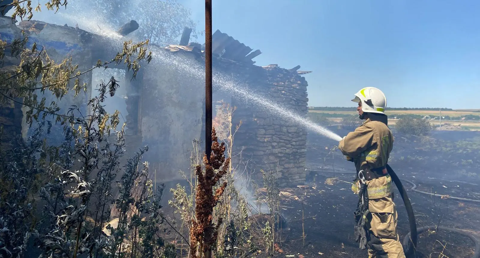 На Одещині будинок згорів разом з присадибною ділянкою