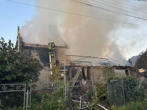 Знищений приватний житловий будинок: мер Луцька розповів про наслідки нічного обстрілу