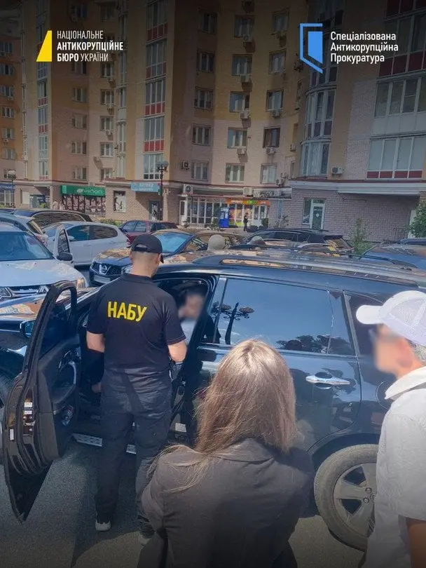 Корупція при закупівлі дронів та засобів РЕБ: НАБУ викрило нардепа й посадовців