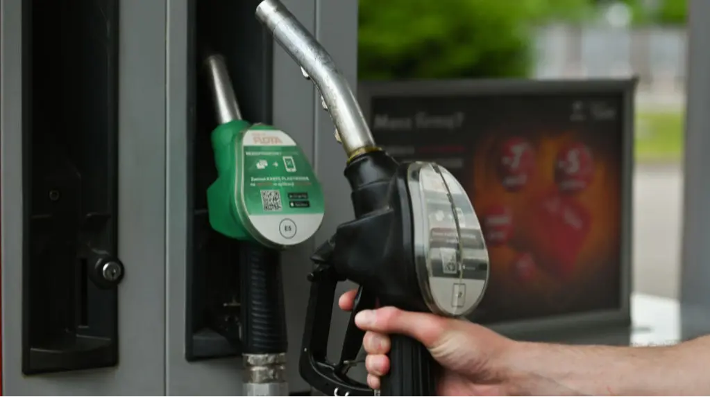 Польща хоче закрити лазівку для російського автогазу: його частка зросла втричі 