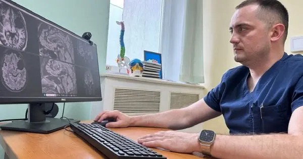 Нейрохірурги зі Львова допомогли одужати підлітку із рідкісною патологією головного мозку