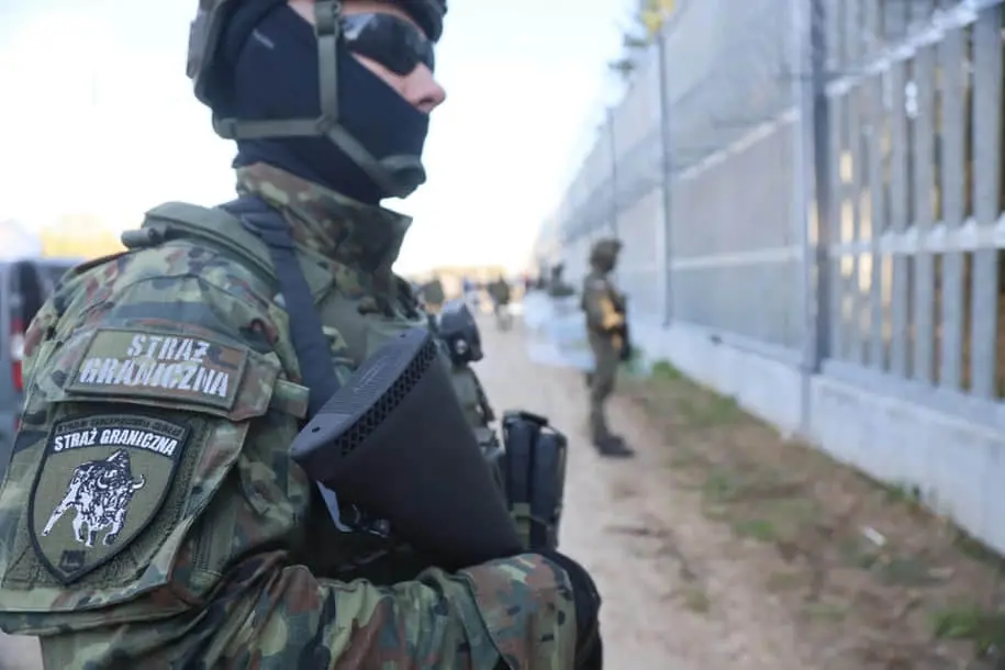 Мігранти кинули коктейль Молотова у польських прикордонників на кордоні з Білоруссю