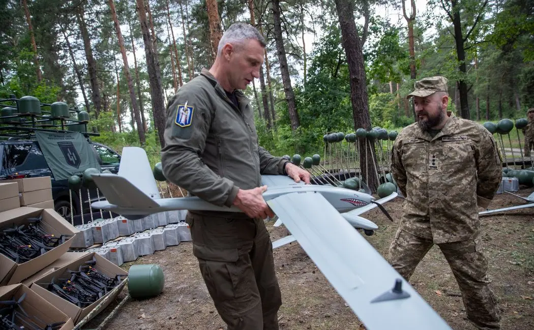 Віталій Кличко передав бійцям на фронт від громади столиці чергову партію допомоги