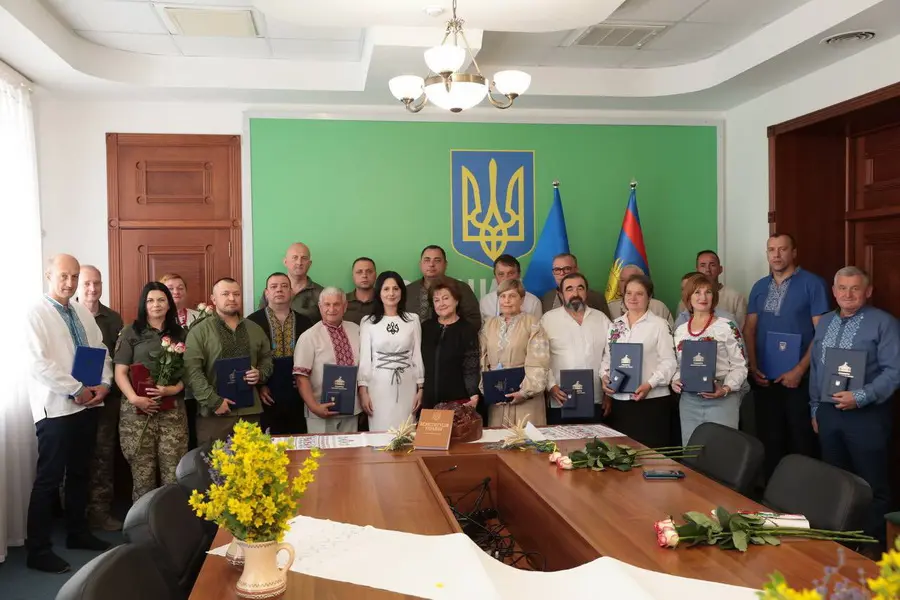 Вінничанам вручили відзнаки Верховної Ради України напередодні Дня Конституції