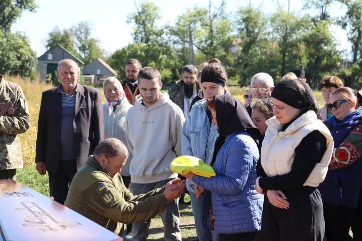 Герой, який назавжди в строю: Сокирянщина попрощалася з Дмитром Гримальським