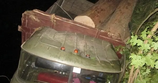 На Закарпатті за аварію з двома загиблими ув’язнили водія вантажівки